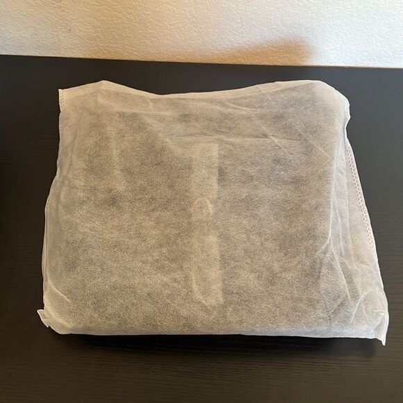 Celela Vegan Leather Cross Body Bag with Adjustable Strap ~ Classic Design - Picture 11 of 11